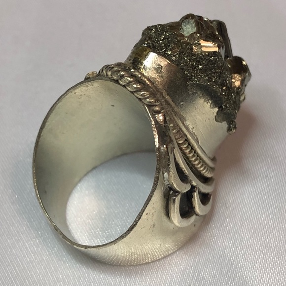 Pyrite, german silver and bronze ring. - Picture 8 of 8